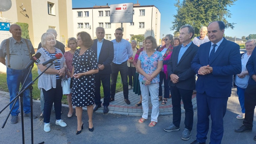 Mieszkańcy Bidzin w gminie Wojciechowice mogą się cieszyć nowym chodnikiem. To była długo oczekiwana inwestycja