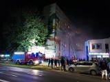 Niedopałek papierosa rzucony na balkon przyczyną tragicznego pożaru przy ulicy Starzyńskiego w Koszalinie. Prokuratura umorzyła śledztwo
