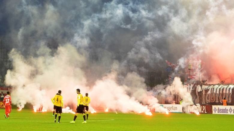 Poprzedni raz Widzew Łódź grał z GKS-em Katowice w...