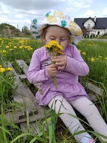 5-letnia Lilianka z Sępólna potrzebuje nowego wózka...