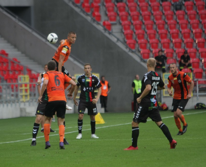 GKS Tychy - Chrobry Głogów 1:1. Zwycięstwo stracone w ostatniej minucie po rzucie karnym RELACJA, ZDJĘCIA, OPINIE