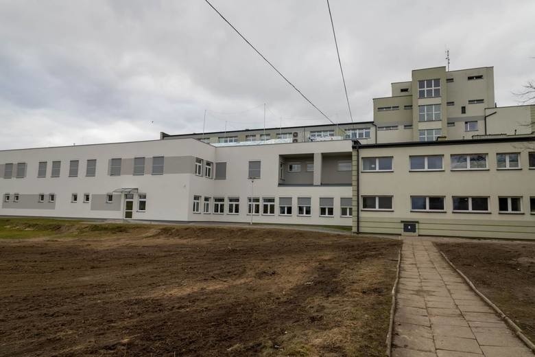 Nowe skrzydło szpitala w Łapach zostało otwarte w lutym 2019...