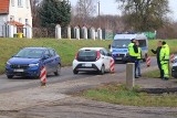 Dwa wypadki na ul. Opatowickiej. Sarna nie przeżyła zderzenia z motocyklistą, obok zderzenie dwóch aut