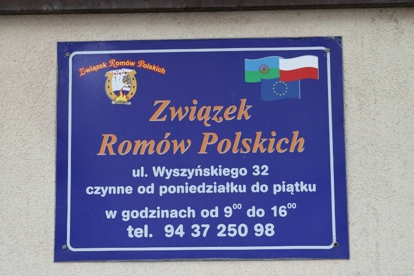 W budynku działa także Związek Romów Polskich.