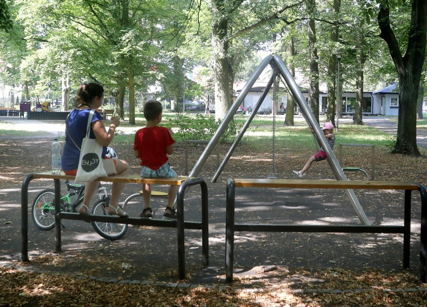 Plac zabaw w parku Łyczywka