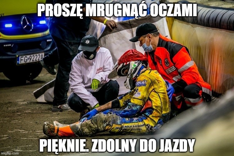 Przesuwaj zdjęcia w prawo - naciśnij strzałkę lub przycisk...