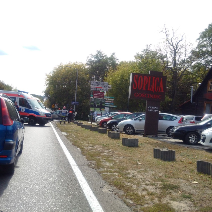 Bydgoszcz. Na ulicy Gdańskiej zderzyły się dwa samochody. 4 dzieci w szpitalu
