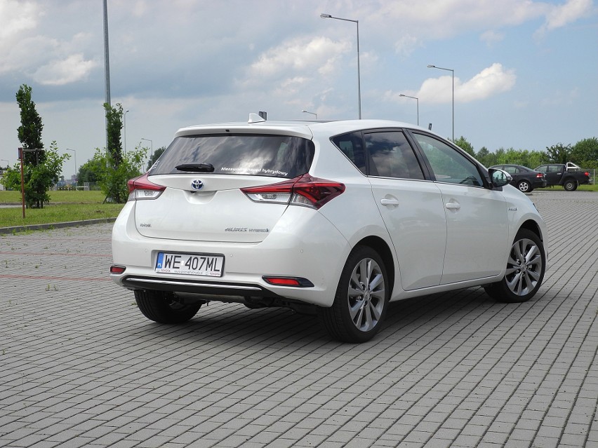 Toyota Auris Hybdrid...