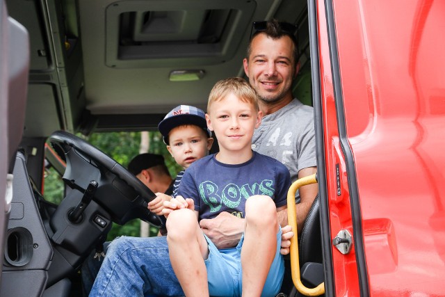 Na festyn Bezpieczne Wakacje na Dojlidach wybrała się m.in. rodzina Łapińskich: Olaf, Filip i Marcin i Małgorzata. Chłopakom najbardziej podobał się wóz strażacki.