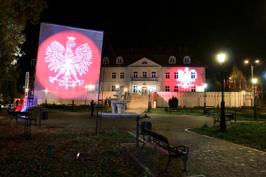 Biało-czerwona Wieliczka. Nietypowe obchody Święta Niepodległości [ZDJĘCIA]