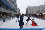 W Katowicach w ferie można za darmo pojeździć na łyżwach na sezonowych lodowiskach MOSiR-u ZDJĘCIA