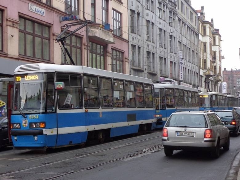 Wrocław: Tramwaje jeżdżą już ul. Krupniczą. Wiosną ma tam ruszyć przebudowa 