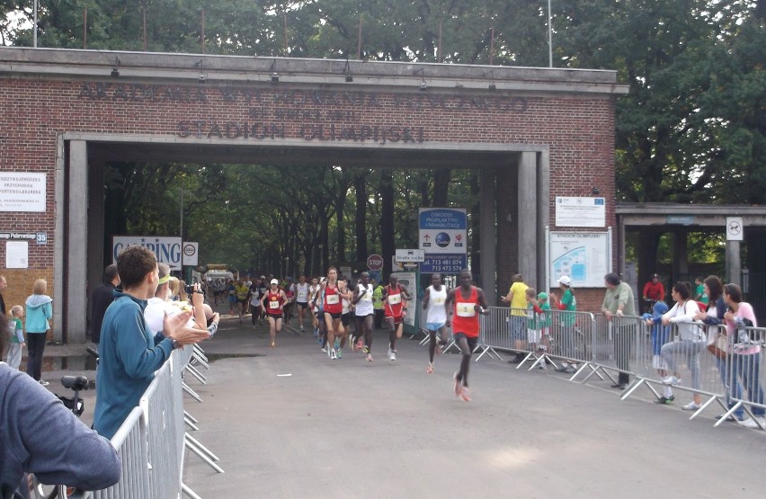 Maraton Wrocław 2014. Kenijczycy zdominowali bieg. Kangogo blisko rekordu (WYNIKI, ZDJĘCIA)