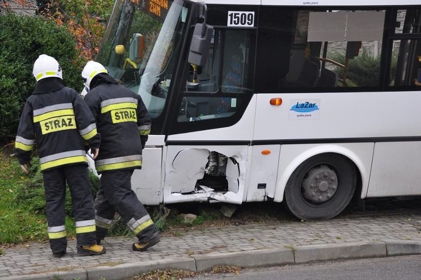 Sławków: w wypadku ucierpiały dwie osoby [ZDJĘCIA]