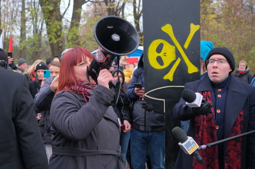 Marsz o Wolność. Manifestacja antycovidowców w Warszawie. Wśród nich m.in. Grzegorz Braun z Konfederacji