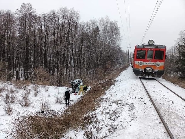 Dwa przejazdy kolejowe oddalone od siebie o 200 metrów, i dwa wypadki jednego dnia.