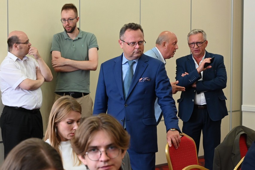 Wybory 2023. Oto kandydaci Lewicy do Sejmu i Senatu w Świętokrzyskiem. To oni powalczą o nasze głosy. Zobaczcie zdjęcia i film