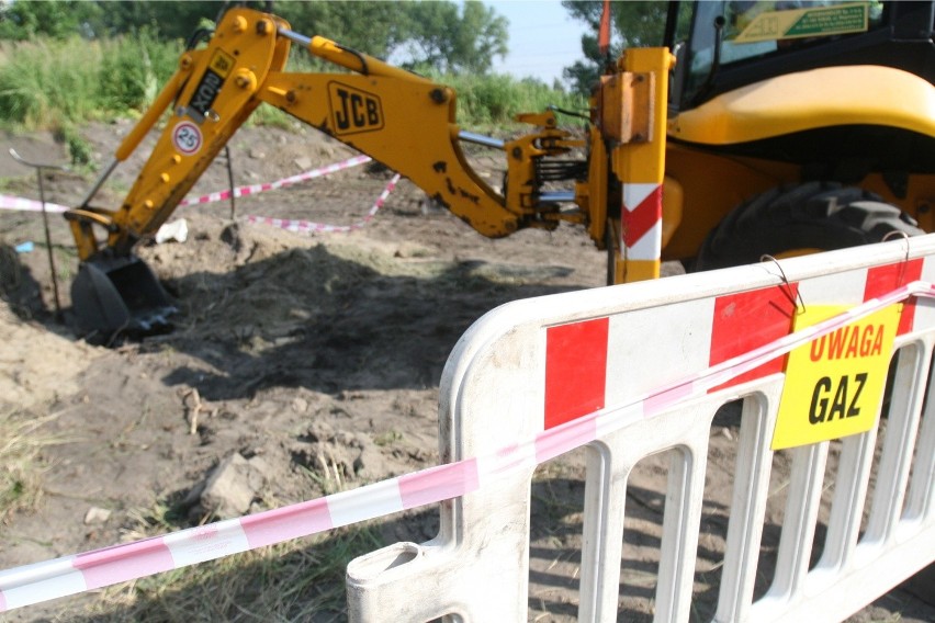 05.07.2010 sosnowiec uszkodzenie rury z gazem gaz...