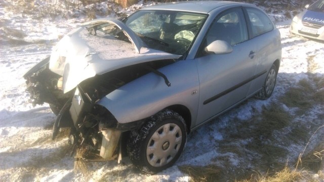 Do wypadku drogowego doszło w środę kilka minut po godzinie 9.00 na trasie Boćwinka – Gołdap w miejscowości Rożyńsk Wielki. Z ustaleń policji wynika, że 27-letnia mieszkanka gminy Gołdap straciła panowanie nad pojazdem i wpadła w poślizg.