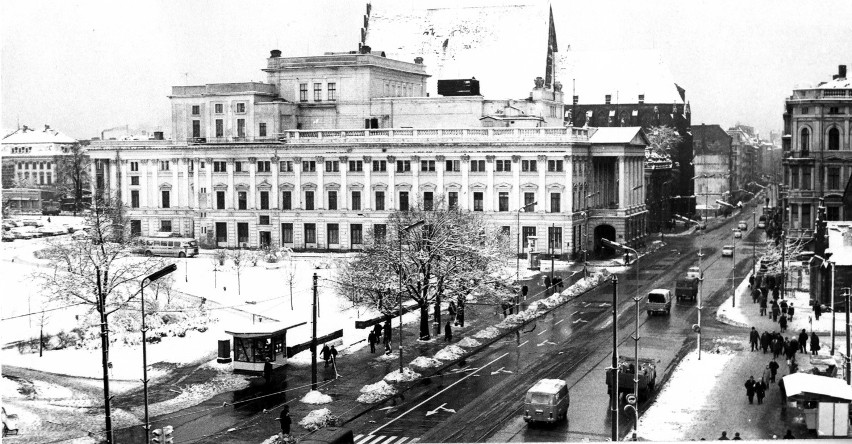 WROCŁAW 06-02-1970. ULICA ŚWIDNICKA, OPERA DOLNOŚLĄSKA. FOT....