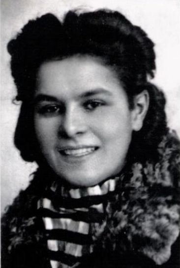 Krystyna Bielecka w roku 1939.