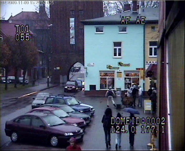 Obraz z kamery, która zarejestrowała pobicie w Sławnie.