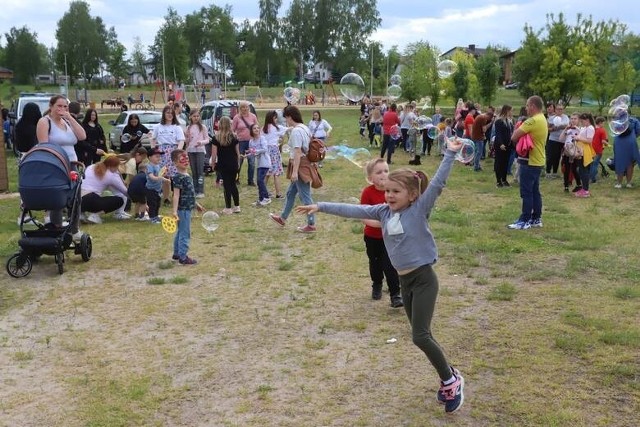 1 czerwca nad zalewem w Szydłowcu odbył się Gminny Dzień Dziecka. Przygotowano wiele atrakcji dla najmłodszych. Podobnie będzie 3 lipca.