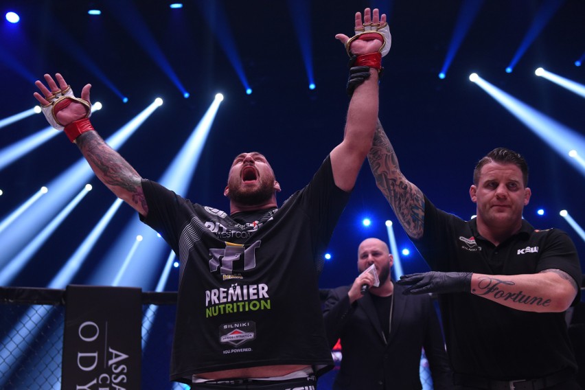 KSW 45. Michał Materla powalczy o pas wagi średniej, tytuł w ciężkiej nie dla Karola Bedorfa