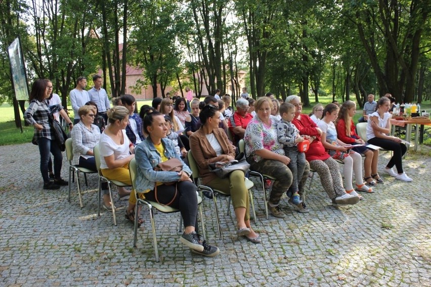 Narodowe Czytanie 2019 w niezwykłej scenerii w Rytwianach (ZDJĘCIA)