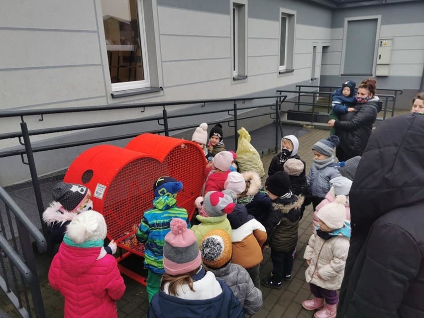 Przez długi czas w gminie Miastko nie było żadnego kosza na...