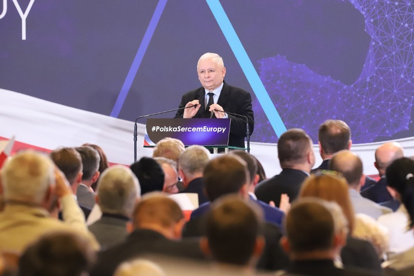 Eurowybory. Jarosław Kaczyński i premier Mateusz Morawiecki na wielkiej konwencji PiS w łódzkim Hotelu Andels