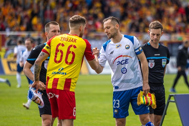 Piłkarze PGE Stali Mielec wygrali na własnym boisku 2:1 z Koroną Kielce