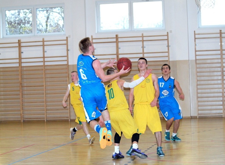 Wygrana Basketu
Basket wygrał w Świeciu 56:39