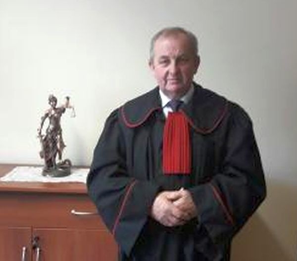 Prokurator Zbigniew Lenart z dniem 31 października 2016 roku został przeniesiony w stan spoczynku.