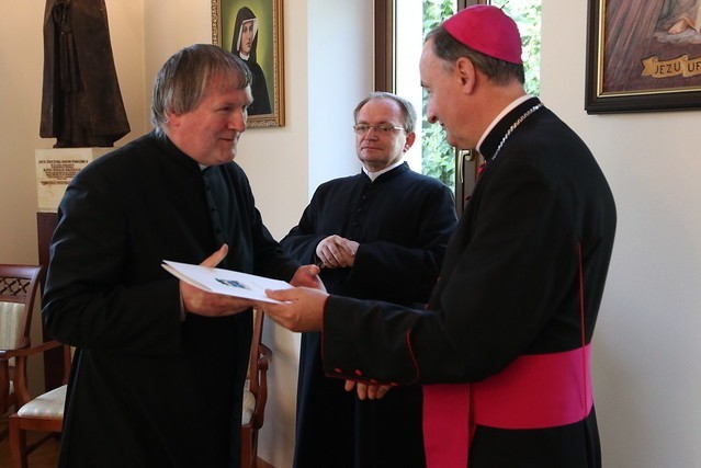 Diecezja tarnowska. Biskup wręczył nominacje nowym proboszczom. Duże zmiany w seminarium