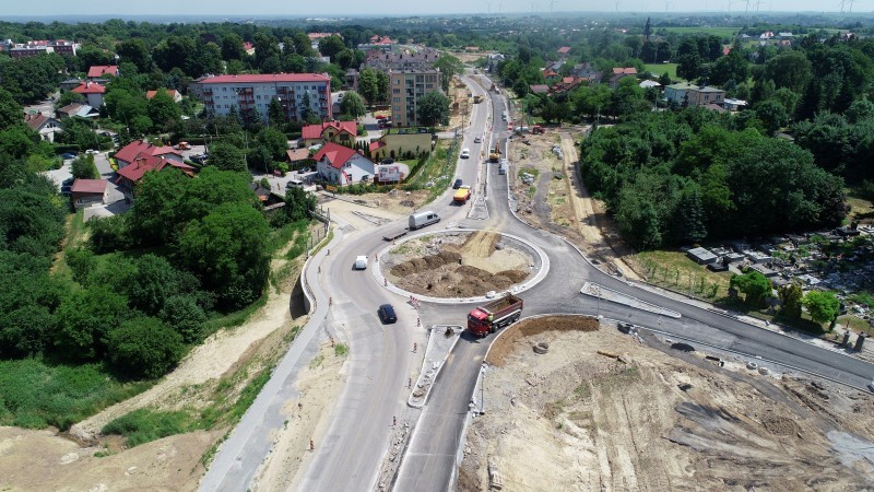 Trwa budowa obwodnicy Łańcuta. Postęp prac to 77 proc. Zdjęcia z drona
