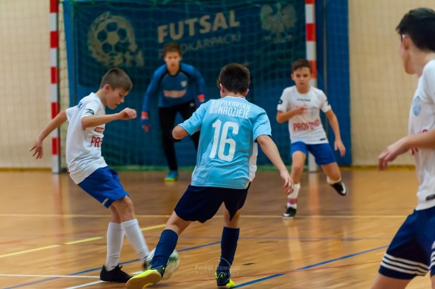 Akademia Piłkarska Piłkarskie Nadzieje Mielec futsalowym Mistrzem Podkarpacia do lat 12