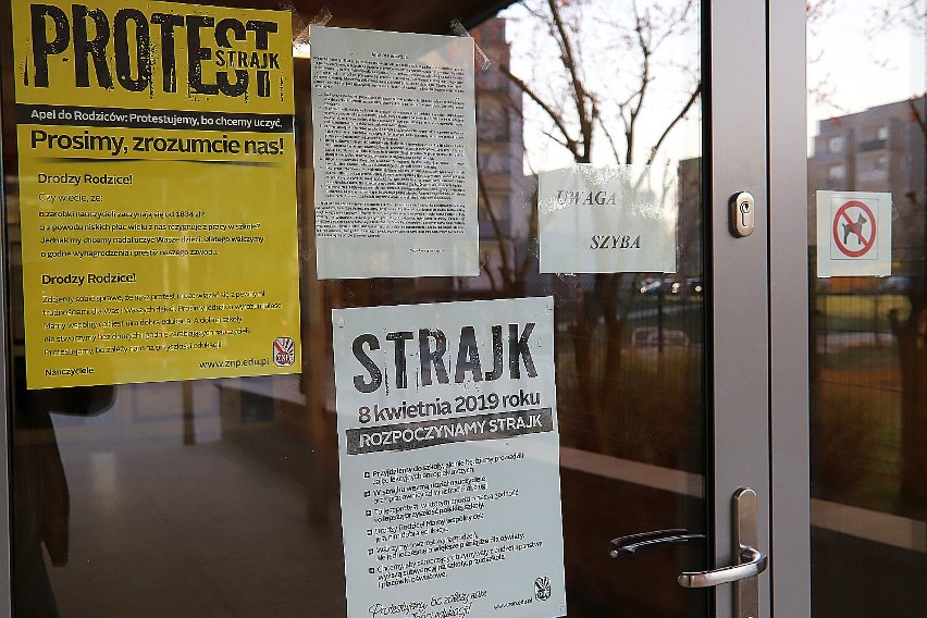 Strajk nauczycieli 2019. Pierwszy dzień wielkiego strajku nauczycieli w Łodzi [ZDJĘCIA]