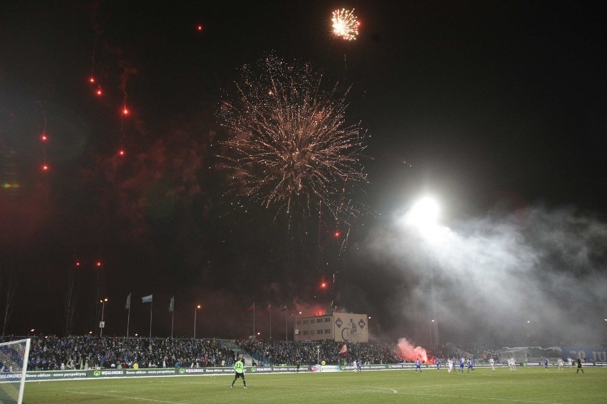 Wielkie Derby Śląska Ruch - Górnik: Oprawa kibiców Ruchu