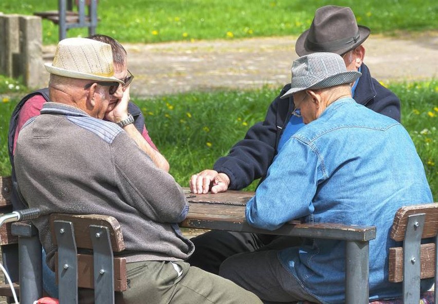 Ile lat trzeba przepracować, by na emeryturze dostawać 15...