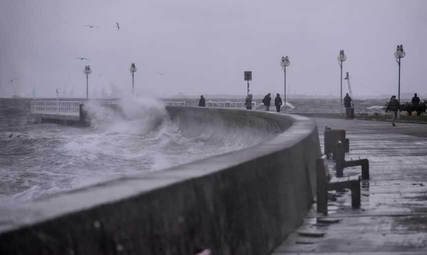 Sztorm na Bałtyku. Gdynia