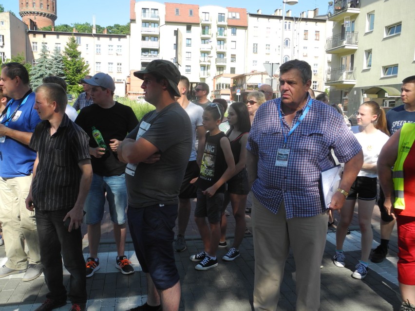 Parady zabytkowych samochodów w Stargardzie, Reczu, Suchaniu i Choszcznie