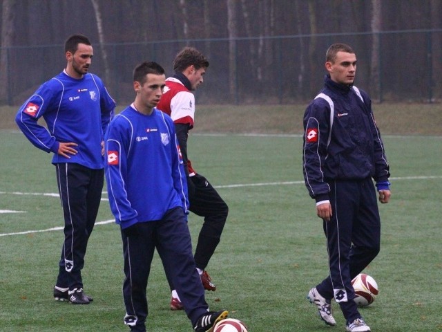 Piłkarze MKS-u Kluczbork zaczęli rundę wiosenną od porażki.