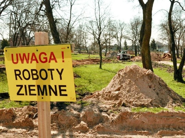 Prace w pełni. Stary park w centrum Orli do połowy lipca zyska nowy wygląd.