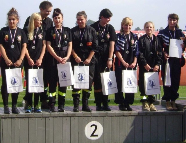 Druhenki z Łachowa zajęły drugie miejsce na wojewódzkich zawodach sportowo-pożarnicze kobiecych drużyn pożarniczych w Strawczynku.