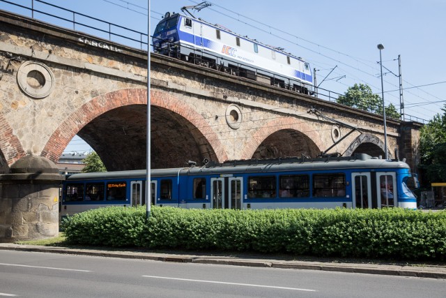 Z powodu przebudowy wiaduktu nad ul. Grzegórzecką przez ponad dwa miesiące nie będą mogły nią kursować tramwaje.
