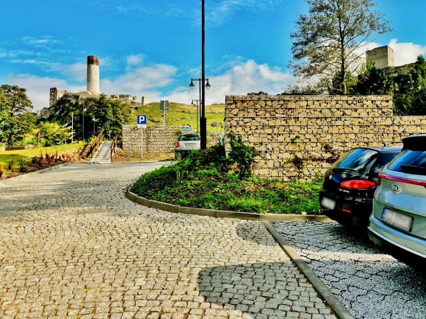 Nowy parking powstał u podnóża zamku w jurajskim Olsztynie