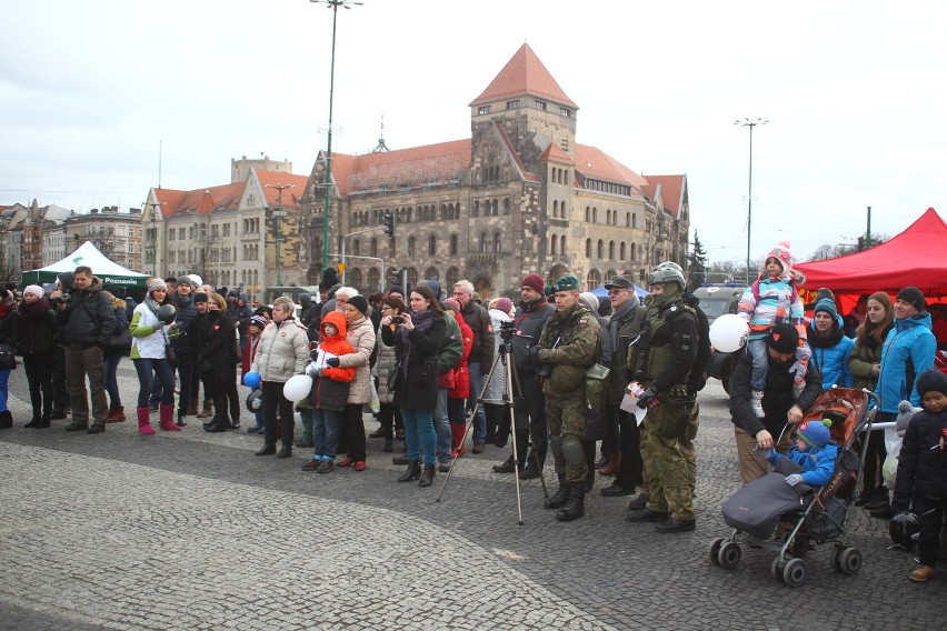 WOŚP 2015: Miasteczko służb mundurowych na placu Mickiewicza