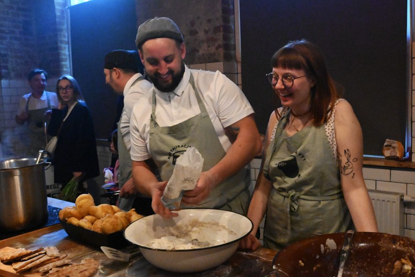 "Akcja Piec" wrocławskiego kolektywu Food Think Tank, który...