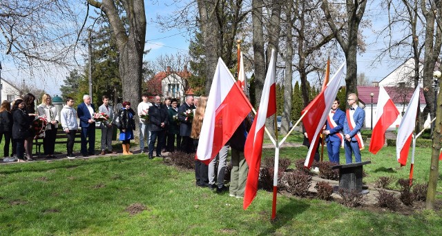 Uroczystość odbyła się przy udziale licznie zgromadzonej młodzieży ze skalbmierskich szkół i przedszkoli.